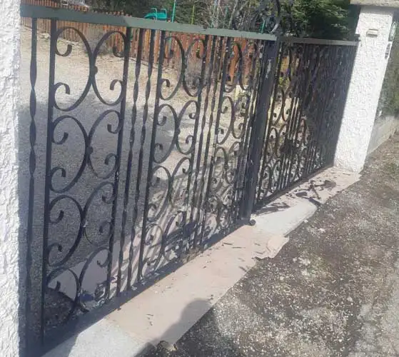 Peinture clôture et portail 38